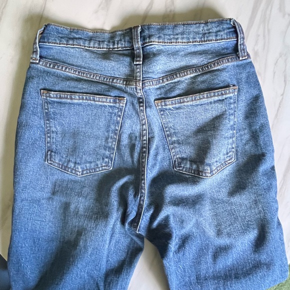 Universal Thread - High Rise 90’s Slim - Size 4 - Picture 3 of 8